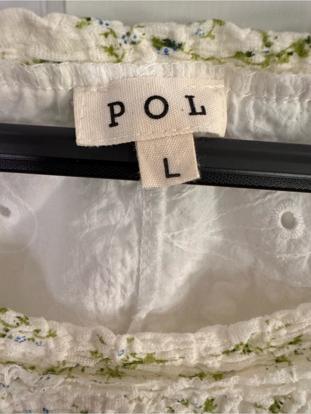 POL High Low White Floral Eyelet Boho Top with Green Trim - Picture 3 of 3